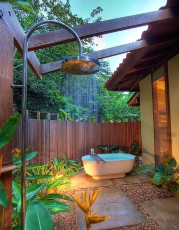 Salle de bain extérieure zen